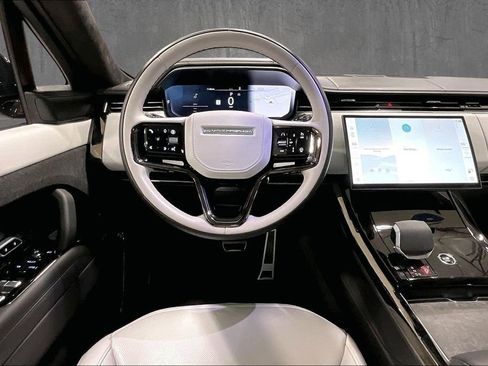 Used 2025 Land Rover Range Rover Sport Autobiography AWD/4WD image 8