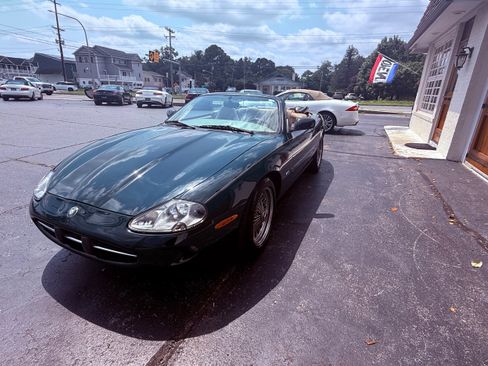 Used 1997 Jaguar XK8 Convertible RWD image 4