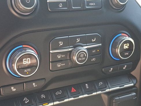 Used 2019 Chevrolet Silverado 1500 LT Trail Boss AWD/4WD image 16