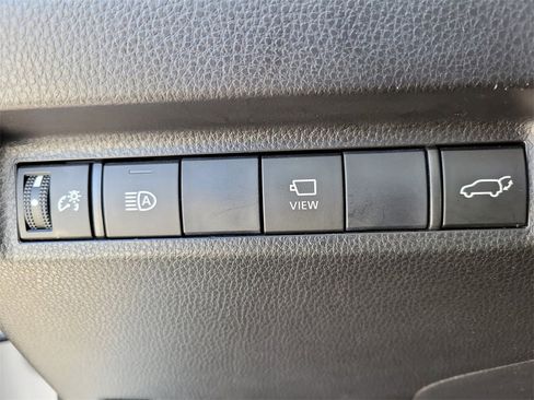 Used 2020 Toyota RAV4 Limited image 23