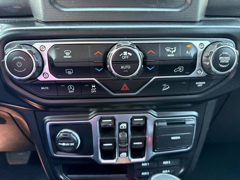 Used 2020 Jeep Wrangler Unlimited Sport AWD/4WD image 27