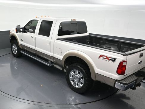 Used 2012 Ford F250 Lariat w/ Chrome Pkg image 17