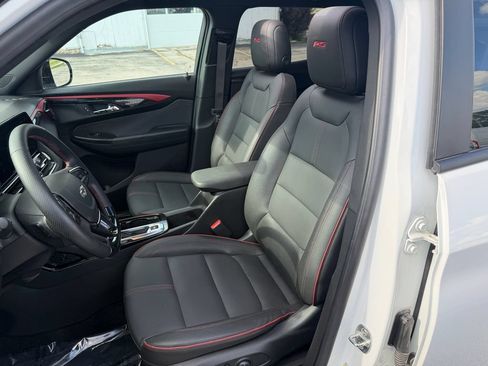 Used 2024 Chevrolet TrailBlazer RS w/ Convenience Package AWD/4WD image 19