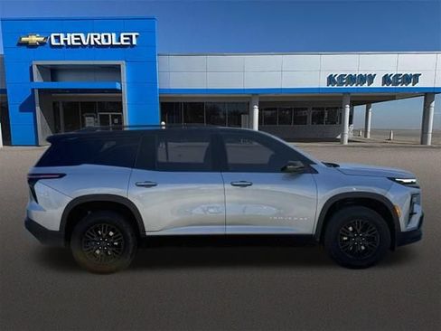 Certified 2024 Chevrolet Traverse LT FWD image 4