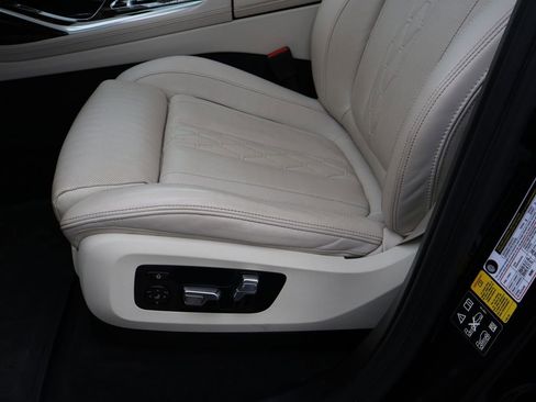 Used 2023 BMW X7 xDrive40i w/ M Sport Package AWD/4WD image 40