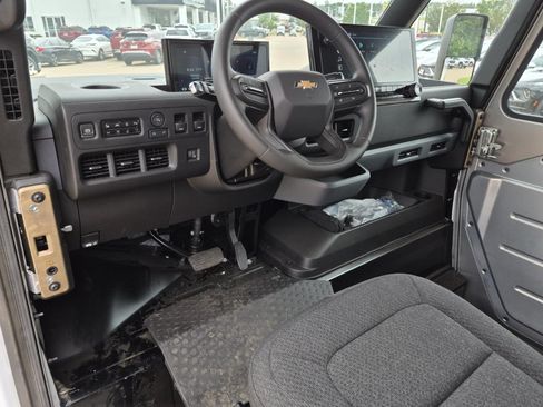 Used 2025 Chevrolet Brightdrop 600 AWD/4WD image 16