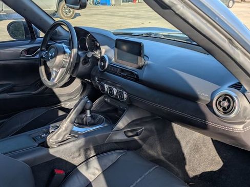 Used 2020 MAZDA MX-5 Miata RF Grand Touring RWD image 25