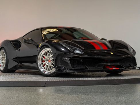 Used 2019 Ferrari 488 Pista Coupe RWD image 30