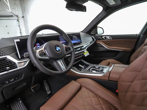 New 2026 BMW X5 xDrive40i w/ M Sport Package AWD/4WD image 10
