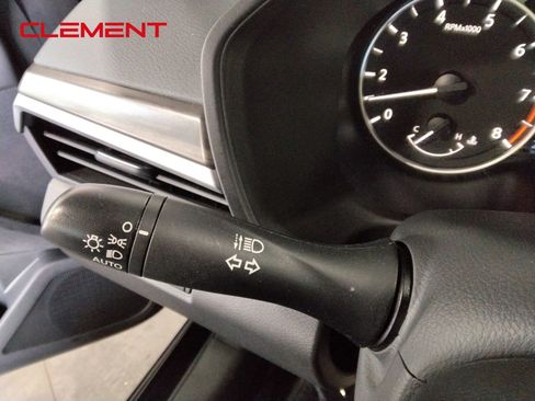 Used 2025 Nissan Altima 2.5 SV image 14