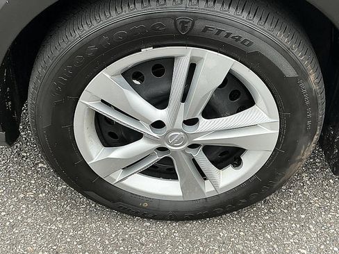 Certified 2025 Nissan Kicks Play S FWD image 8