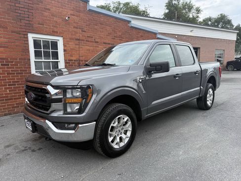 Used 2023 Ford F150 XLT AWD/4WD image 3