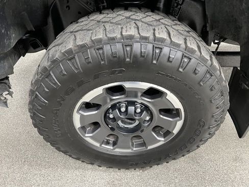 Used 2024 Ford F350 Platinum w/ Tremor Off-Road Package image 13