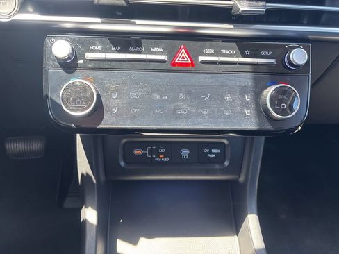 Used 2025 Hyundai Tucson Limited AWD/4WD image 28