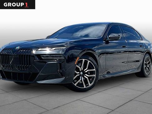 Used 2023 BMW 740i w/ Parking Assistance Package RWD image 1