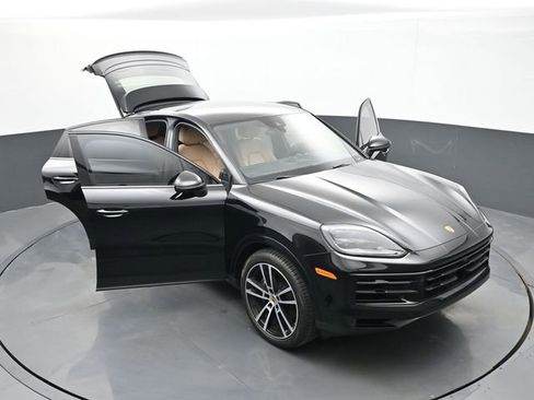Certified 2024 Porsche Cayenne image 33