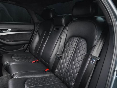 Used 2017 Audi S8 Plus AWD/4WD image 47