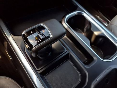 Used 2024 Chevrolet Silverado 1500 LTZ AWD/4WD image 34