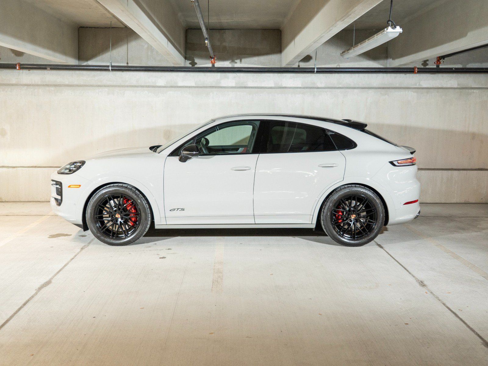 Certified 2026 Porsche Cayenne GTS AWD/4WD image 2
