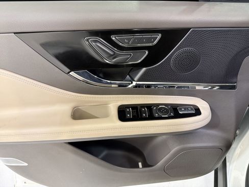 Used 2024 Lincoln Corsair Reserve image 12