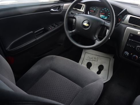 Used 2011 Chevrolet Impala Police image 2