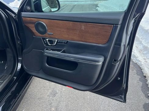 Used 2016 Jaguar XJ Supercharged image 21