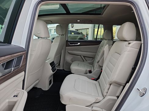 New 2026 Volkswagen Atlas SEL image 11