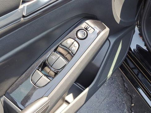 Used 2023 Nissan Altima 2.5 SV FWD image 21