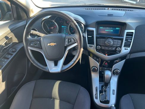 Used 2014 Chevrolet Cruze LT image 16