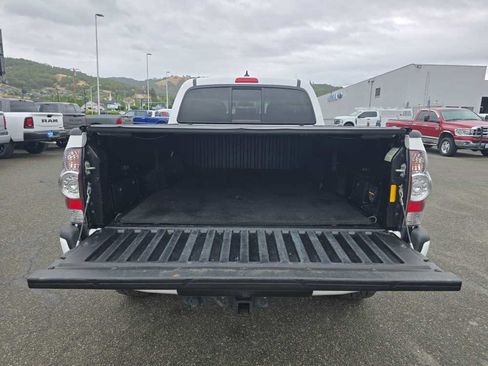 Used 2014 Toyota Tacoma 4x4 Double Cab w/ TRD Sport Package image 19