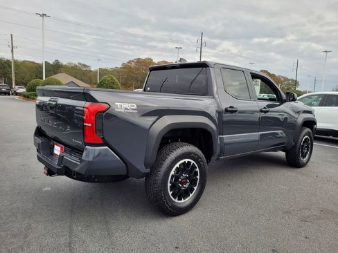 Used 2024 Toyota Tacoma TRD Off-Road image 11