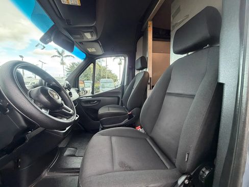 Used 2019 Mercedes-Benz Sprinter 170 image 11