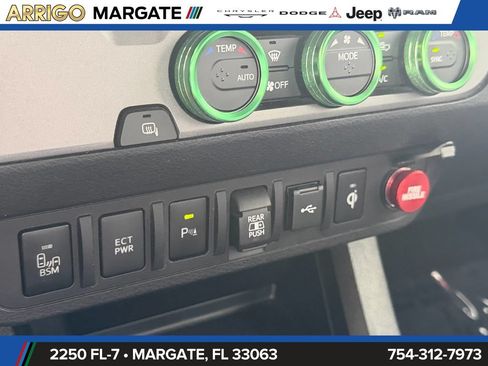Used 2022 Toyota Tacoma TRD Off-Road w/ Technology Package RWD image 25