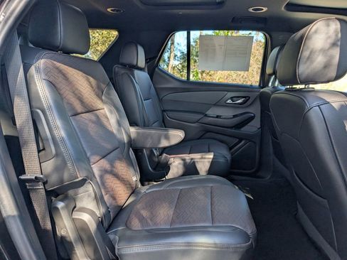 Used 2023 Chevrolet Traverse High Country image 17