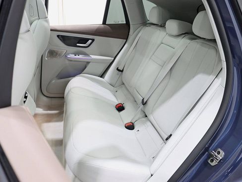 Used 2023 Mercedes-Benz EQE 350+ 4MATIC SUV w/ Exclusive Trim Package image 28