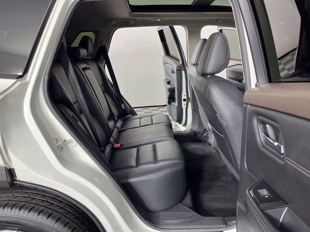 Used 2023 Nissan Rogue SL FWD image 47