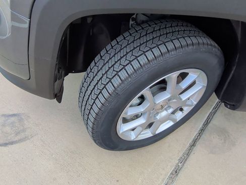 Used 2022 Jeep Renegade Latitude image 44