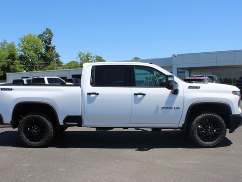 New 2026 Chevrolet Silverado 2500 LTZ w/ LTZ Plus Package AWD/4WD image 11