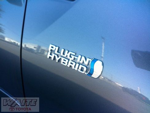 Certified 2022 Toyota Prius Prime Limited image 8