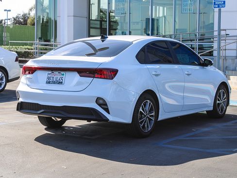 Used 2023 Kia Forte LXS FWD image 7