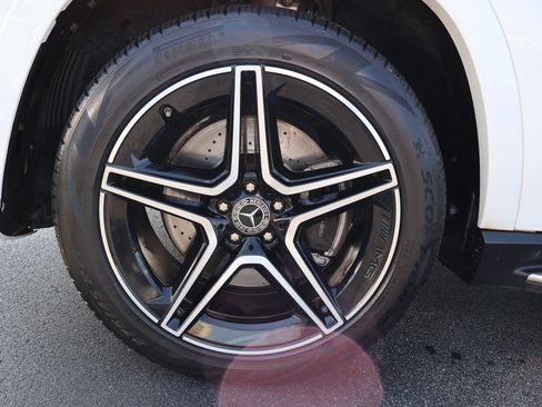Certified 2024 Mercedes-Benz GLS 450 4MATIC image 9