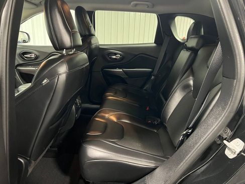 Used 2021 Jeep Cherokee Latitude Plus image 6