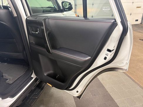 Used 2024 Toyota 4Runner TRD Off-Road Premium w/ Moonroof Package AWD/4WD image 17