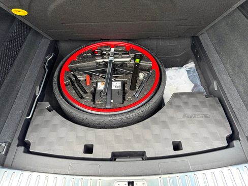 Used 2025 Porsche Cayenne GTS image 38