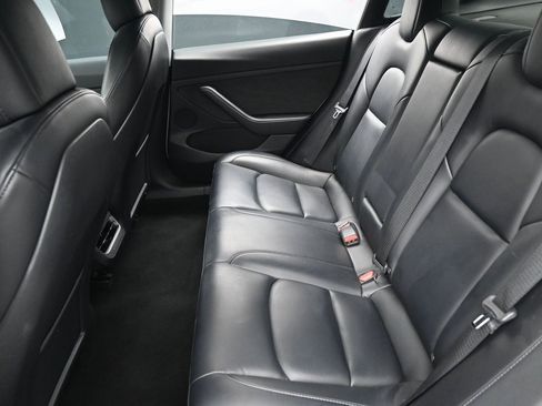 Used 2021 Tesla Model 3 Standard Range Plus image 28