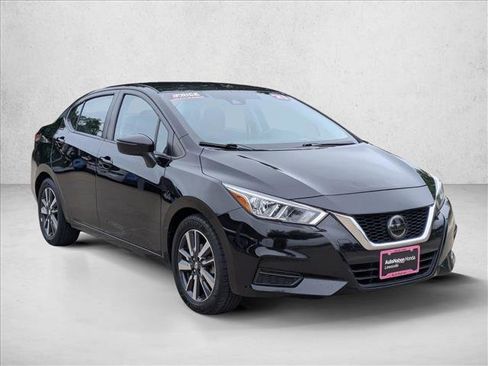 Used 2021 Nissan Versa SV FWD image 3