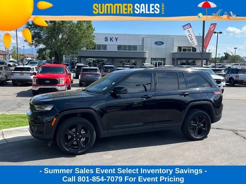 Used 2023 Jeep Grand Cherokee Altitude AWD/4WD image 1