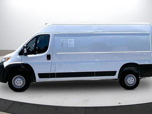 Used 2024 RAM ProMaster 2500 w/ Convenience Group FWD image 5