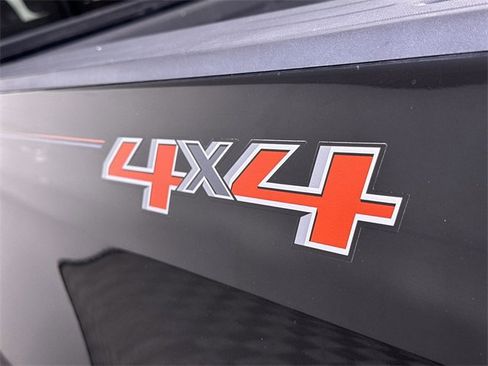 Used 2016 Chevrolet Colorado LT w/ LT Convenience Package image 32