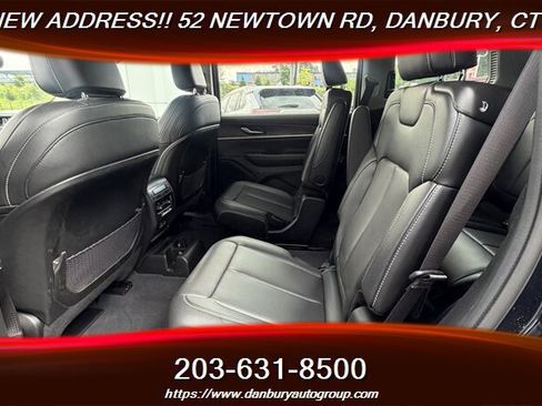 Used 2023 Jeep Grand Cherokee L Limited AWD/4WD image 27